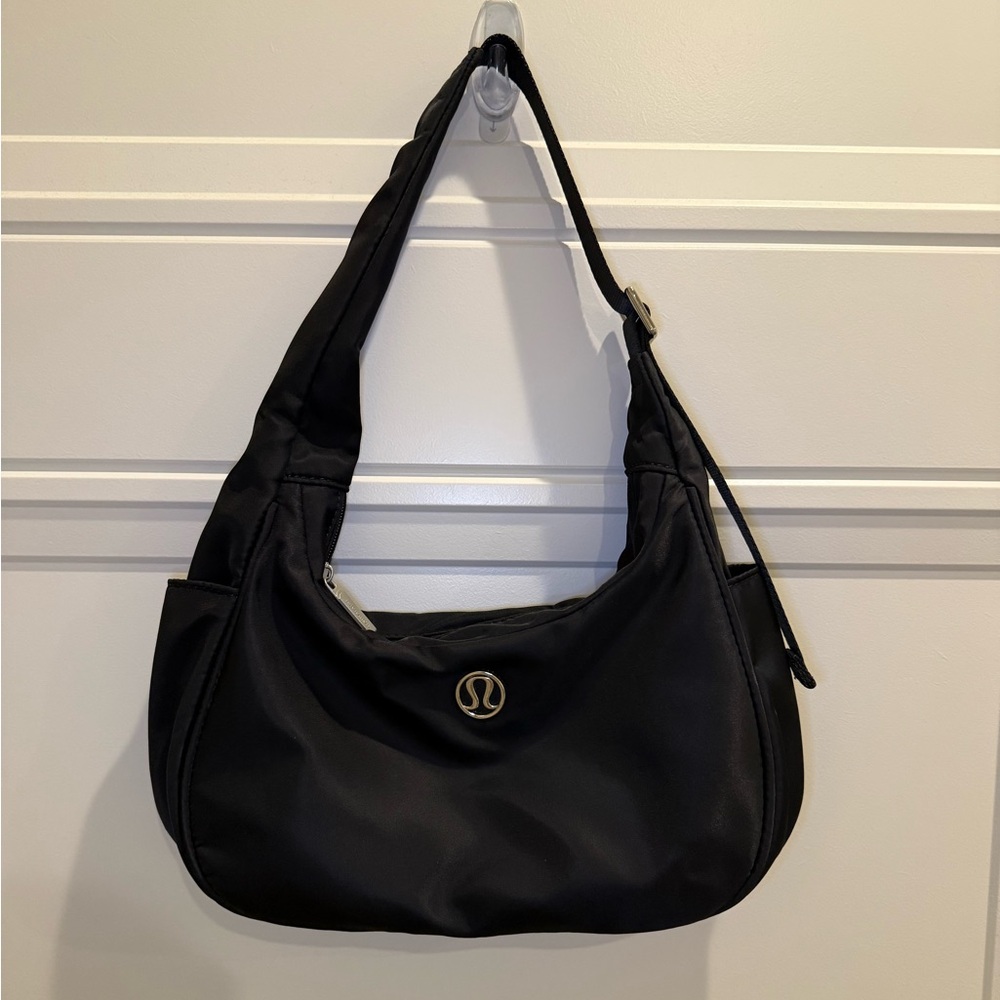 Lululemon mini shoulder bag 4L